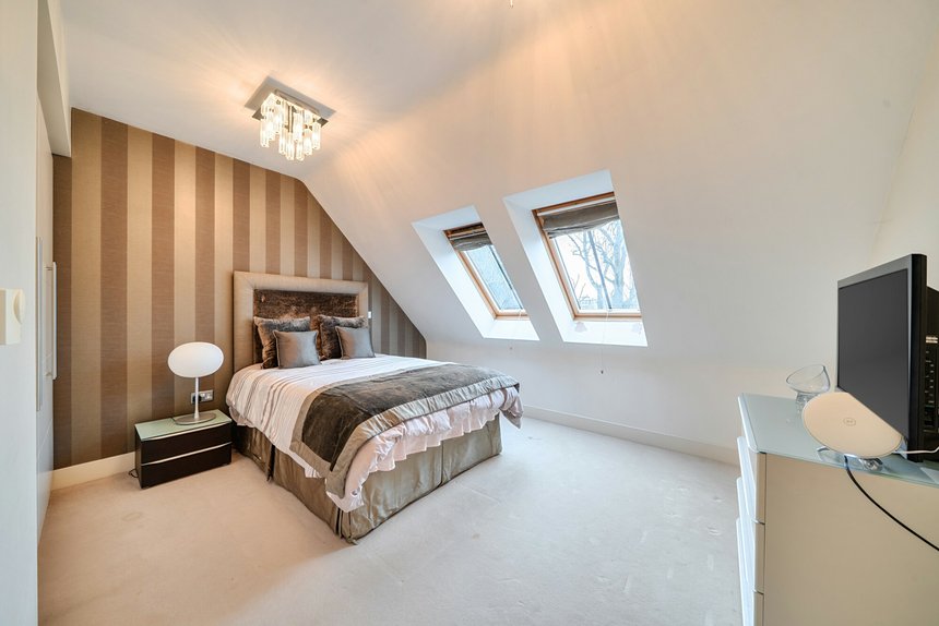 for sale high street london 66136 - Gibbs Gillespie