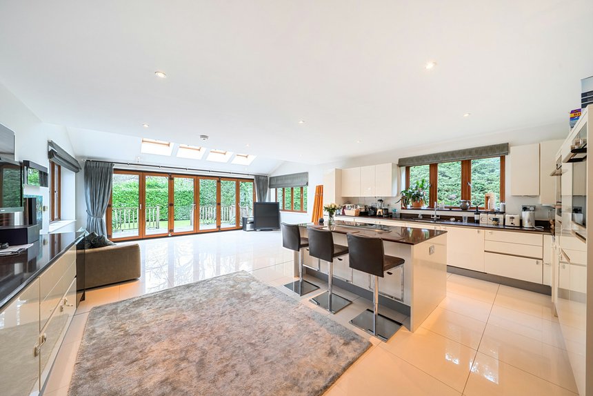 for sale high street london 66136 - Gibbs Gillespie