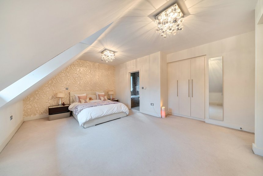 for sale high street london 66136 - Gibbs Gillespie