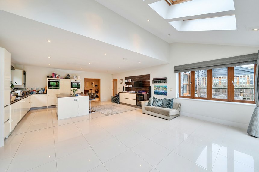 for sale high street london 66136 - Gibbs Gillespie