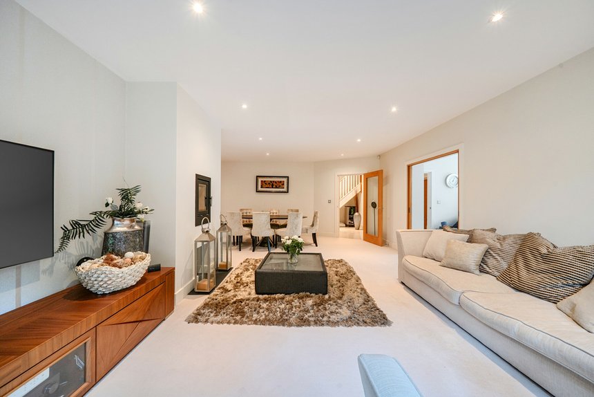 for sale high street london 66136 - Gibbs Gillespie