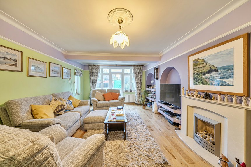under offer elm grove london 66271 - Gibbs Gillespie