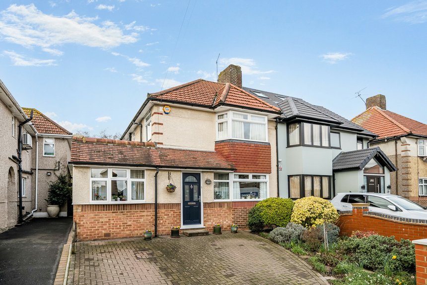 under offer laughton road london 67003 - Gibbs Gillespie