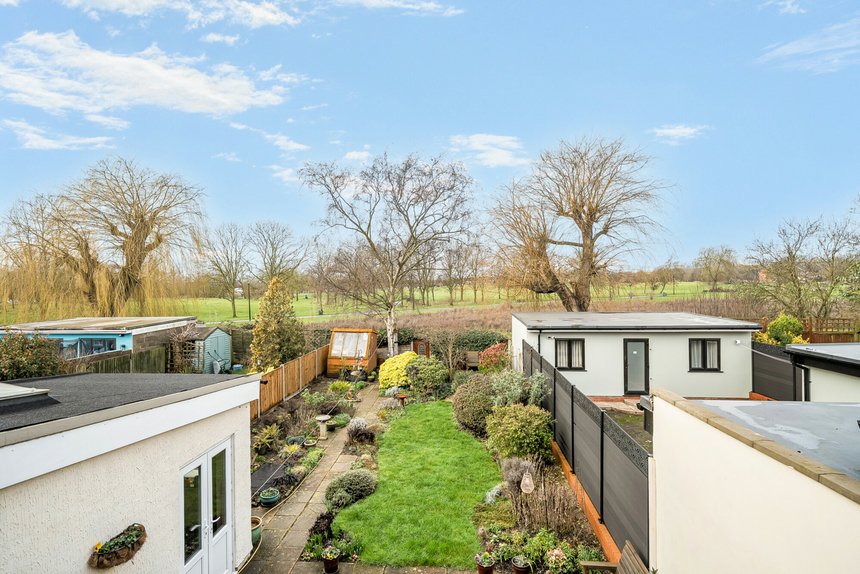under offer laughton road london 67003 - Gibbs Gillespie
