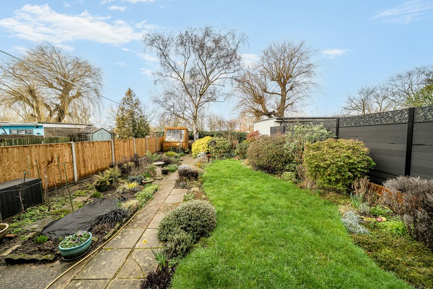 under offer laughton road london 67003 - Gibbs Gillespie
