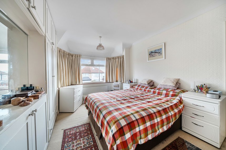 under offer laughton road london 67003 - Gibbs Gillespie