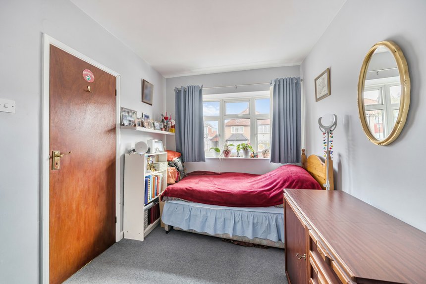 under offer laughton road london 67003 - Gibbs Gillespie