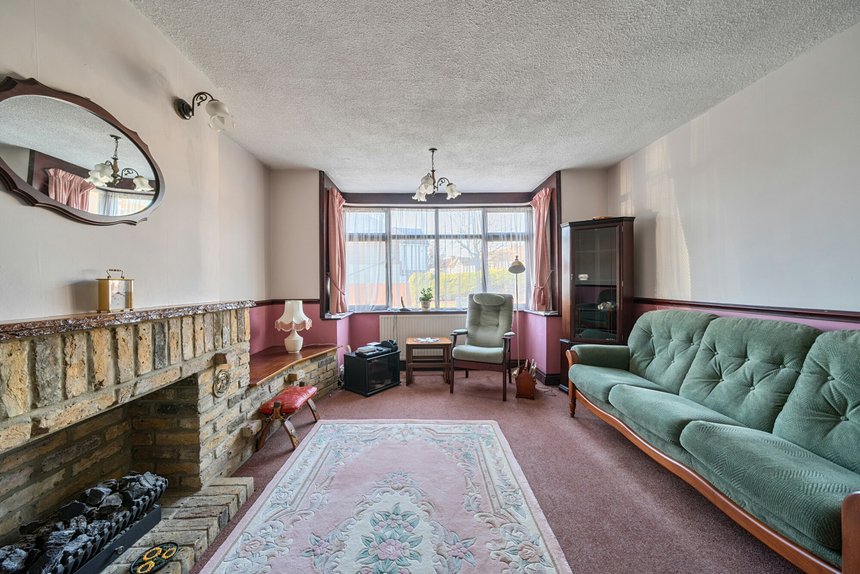 under offer herlwyn avenue london 67118 - Gibbs Gillespie
