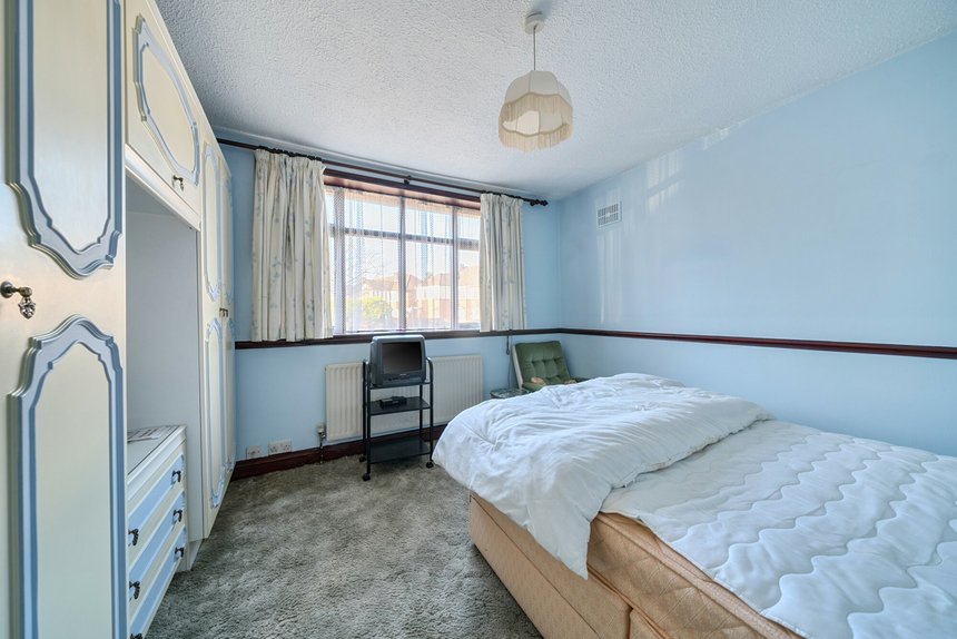 under offer herlwyn avenue london 67118 - Gibbs Gillespie