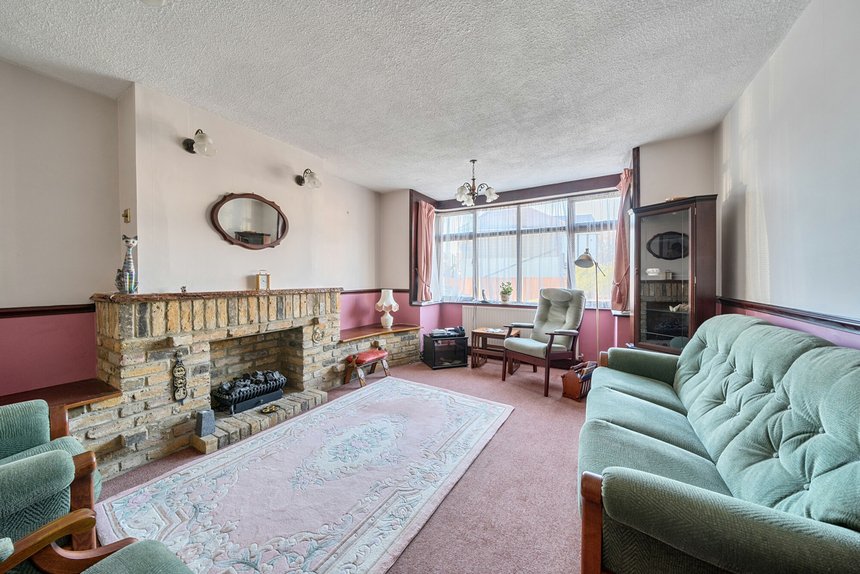 under offer herlwyn avenue london 67118 - Gibbs Gillespie