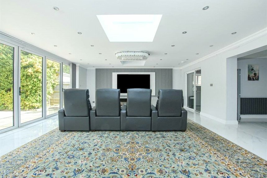 for sale frays avenue london 67200 - Gibbs Gillespie