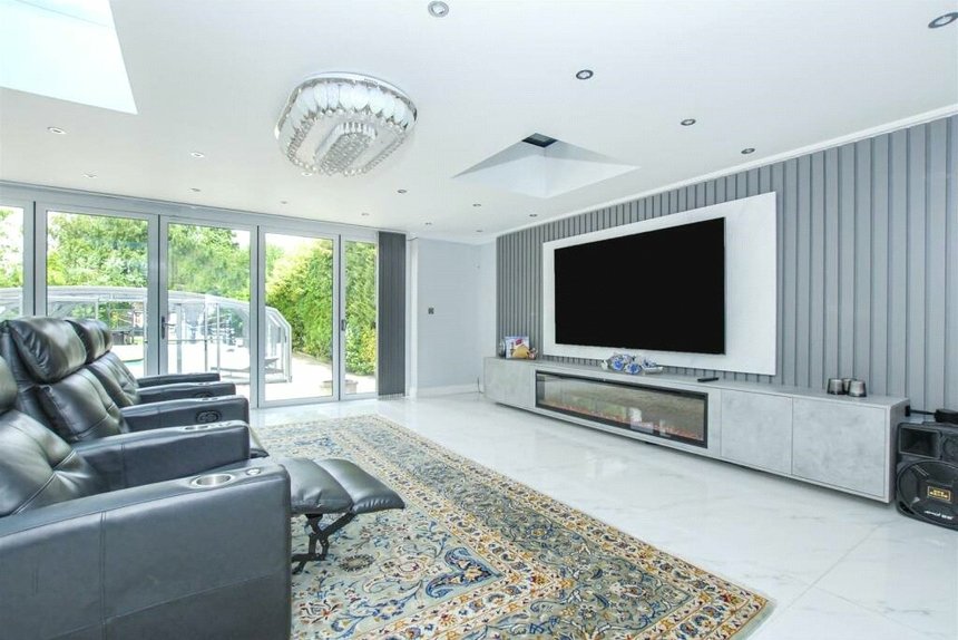 for sale frays avenue london 67200 - Gibbs Gillespie