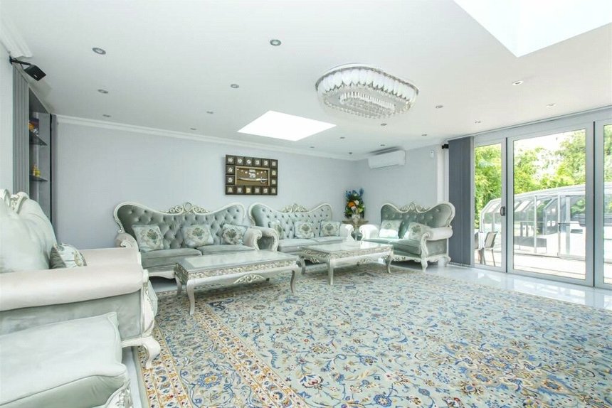 for sale frays avenue london 67200 - Gibbs Gillespie