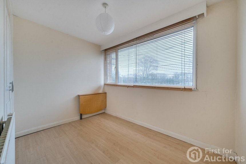 sold crawley drive london 67345 - Gibbs Gillespie