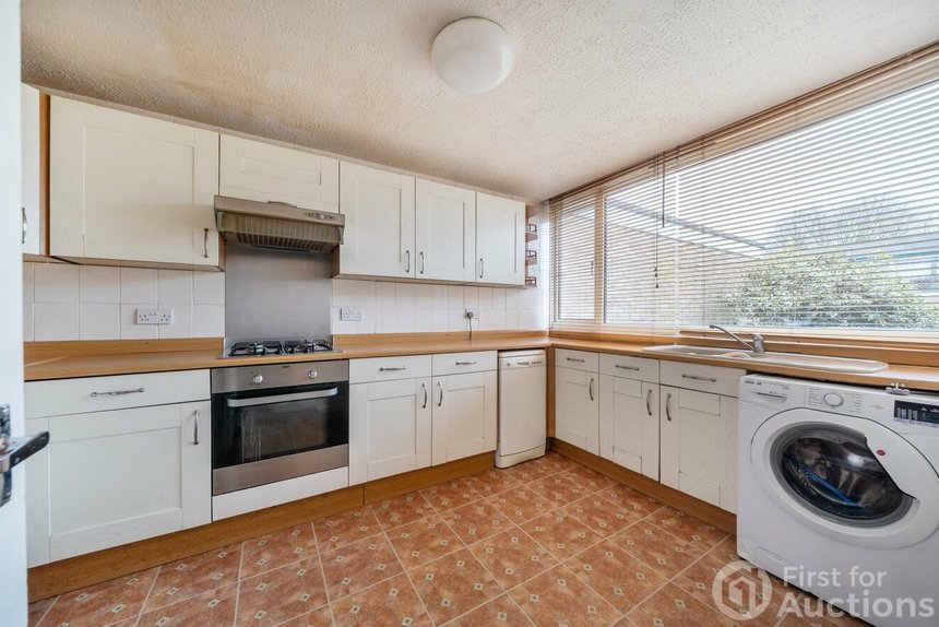 sold crawley drive london 67345 - Gibbs Gillespie