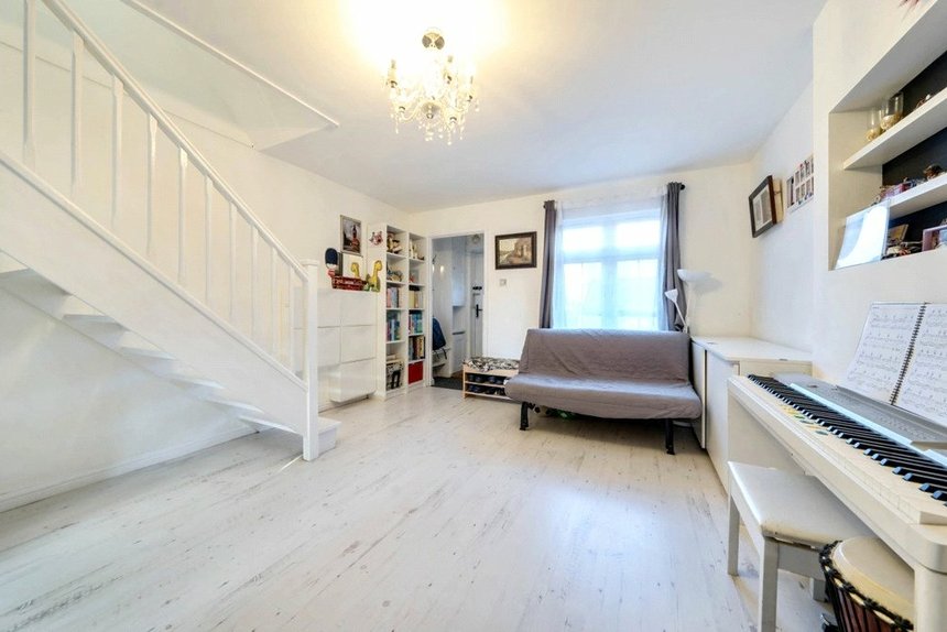 sold lowdell close london 67394 - Gibbs Gillespie