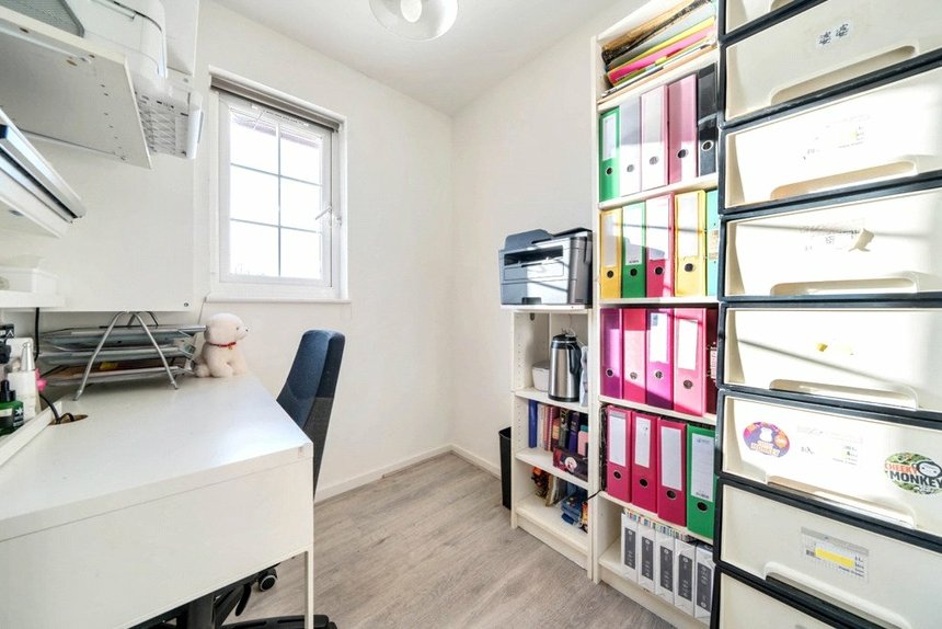 sold lowdell close london 67394 - Gibbs Gillespie