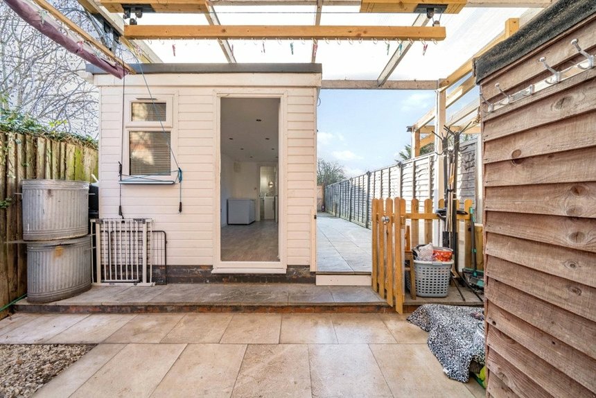 sold lowdell close london 67394 - Gibbs Gillespie