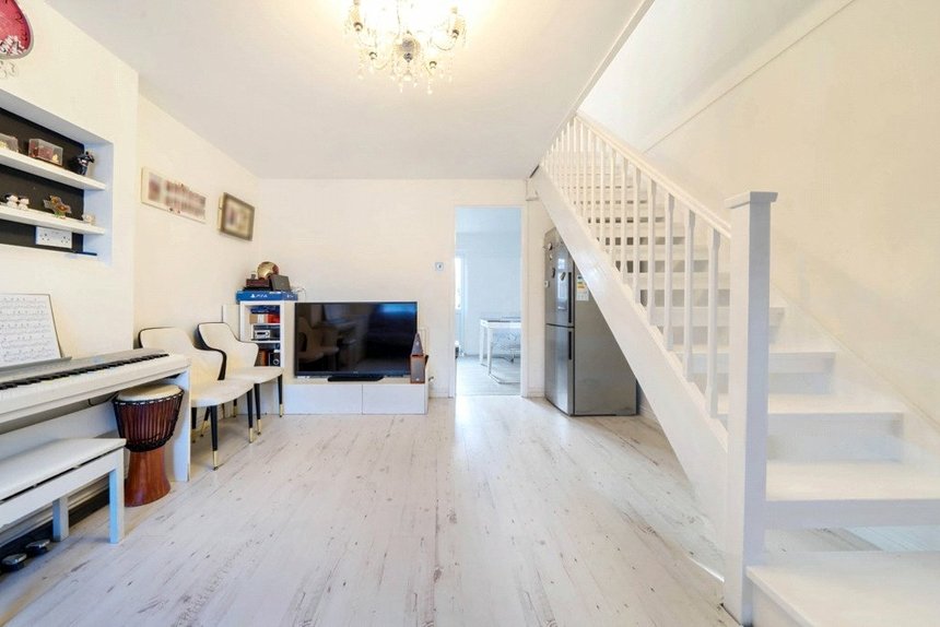 sold lowdell close london 67394 - Gibbs Gillespie
