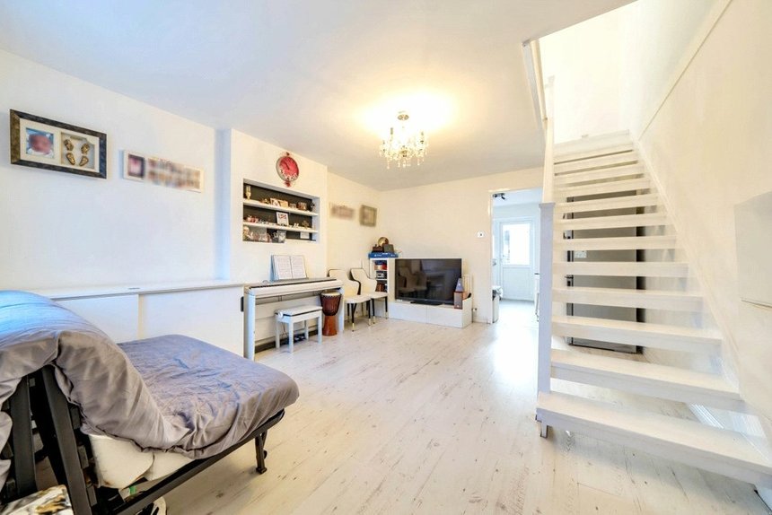sold lowdell close london 67394 - Gibbs Gillespie