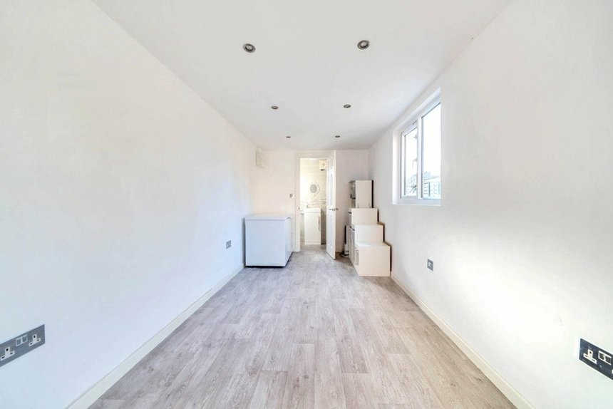 sold lowdell close london 67394 - Gibbs Gillespie
