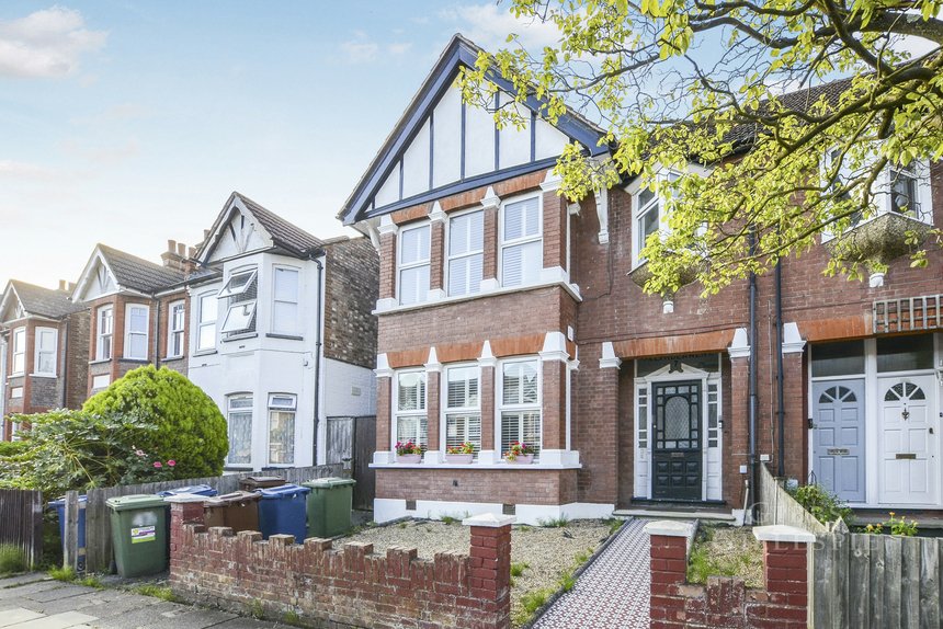 to let longley road london 67600 - Gibbs Gillespie
