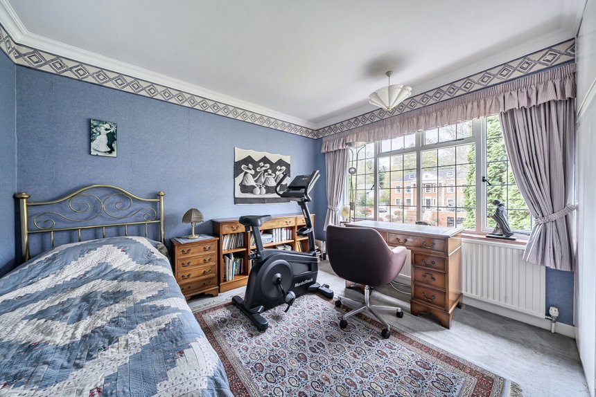 for sale camp road london 67706 - Gibbs Gillespie