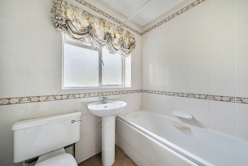 for sale camp road london 67706 - Gibbs Gillespie