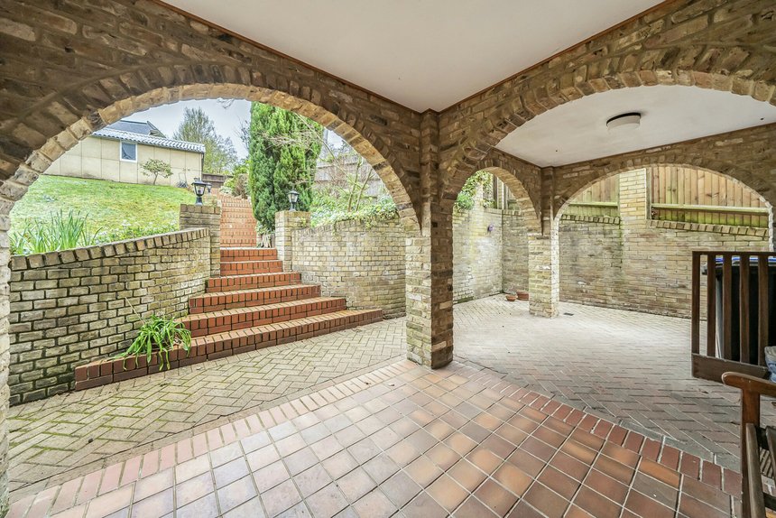 for sale camp road london 67706 - Gibbs Gillespie