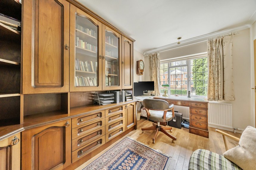 for sale camp road london 67706 - Gibbs Gillespie