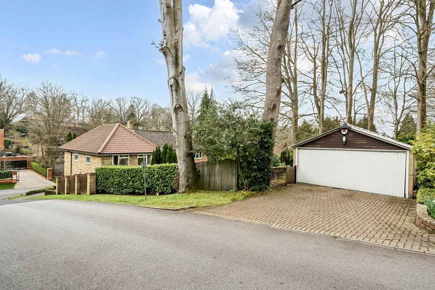 for sale camp road london 67706 - Gibbs Gillespie