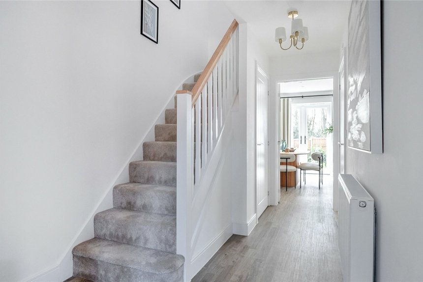 for sale pennwood grange london 68021 - Gibbs Gillespie
