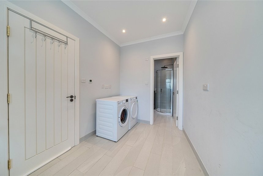 under offer the beeches london 68089 - Gibbs Gillespie