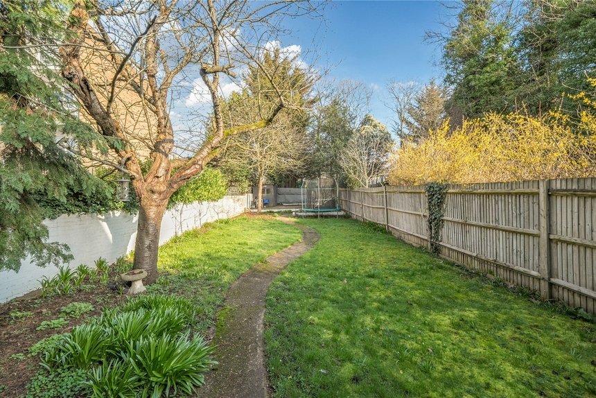 under offer the beeches london 68089 - Gibbs Gillespie