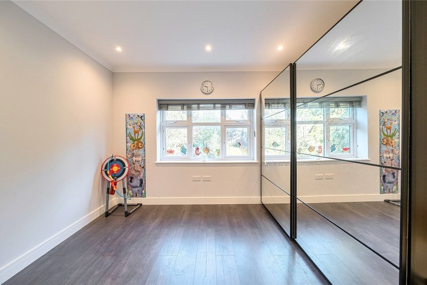 under offer the beeches london 68089 - Gibbs Gillespie