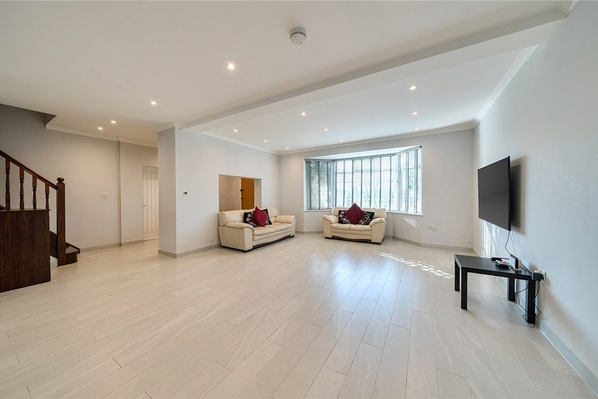 under offer the beeches london 68089 - Gibbs Gillespie