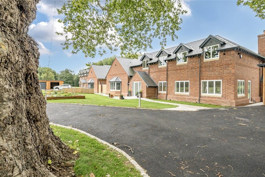 for sale chalfont park london 68585 - Gibbs Gillespie