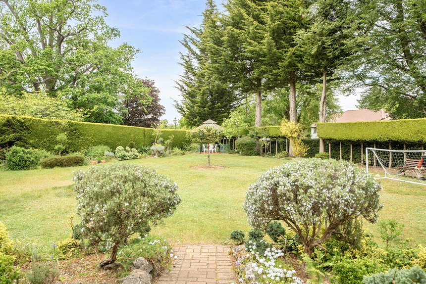 for sale wolsey road london 68586 - Gibbs Gillespie
