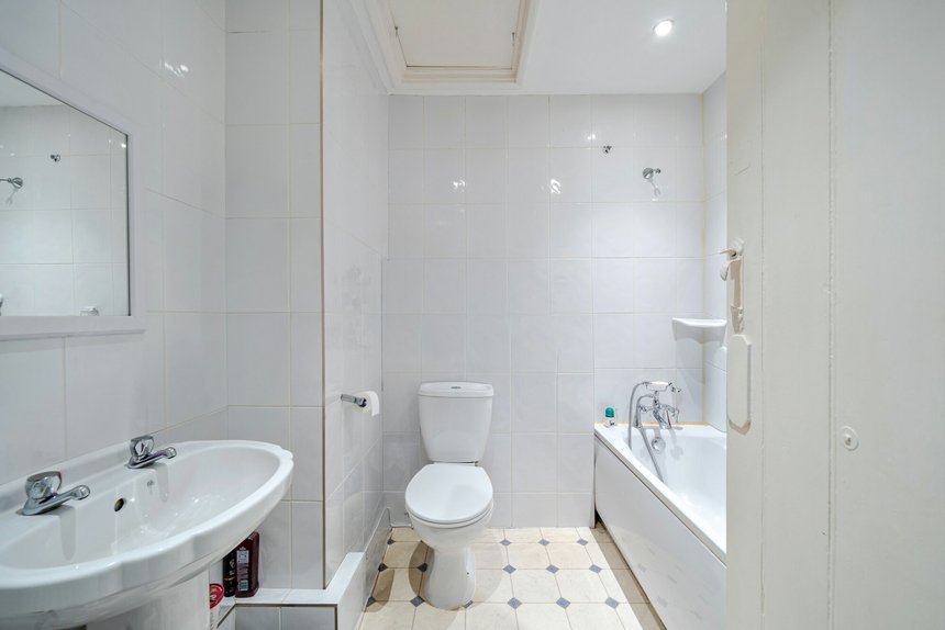 for sale savay lane london 68727 - Gibbs Gillespie