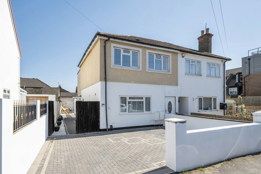for sale pole hill road london 68729 - Gibbs Gillespie