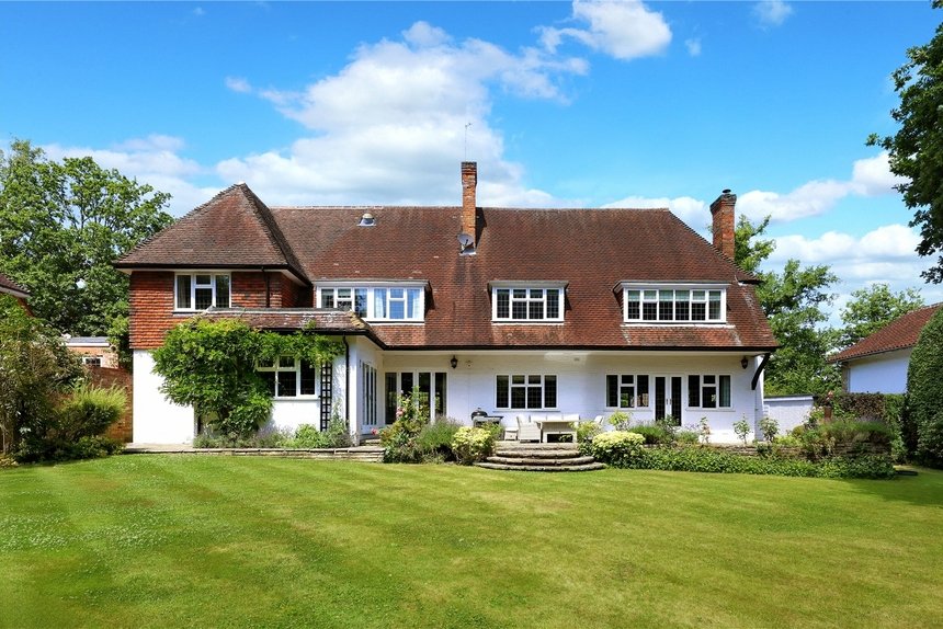 for sale dukes wood drive london 68762 - Gibbs Gillespie