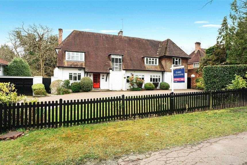 for sale dukes wood drive london 68762 - Gibbs Gillespie