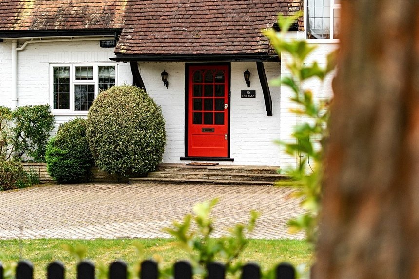 for sale dukes wood drive london 68762 - Gibbs Gillespie