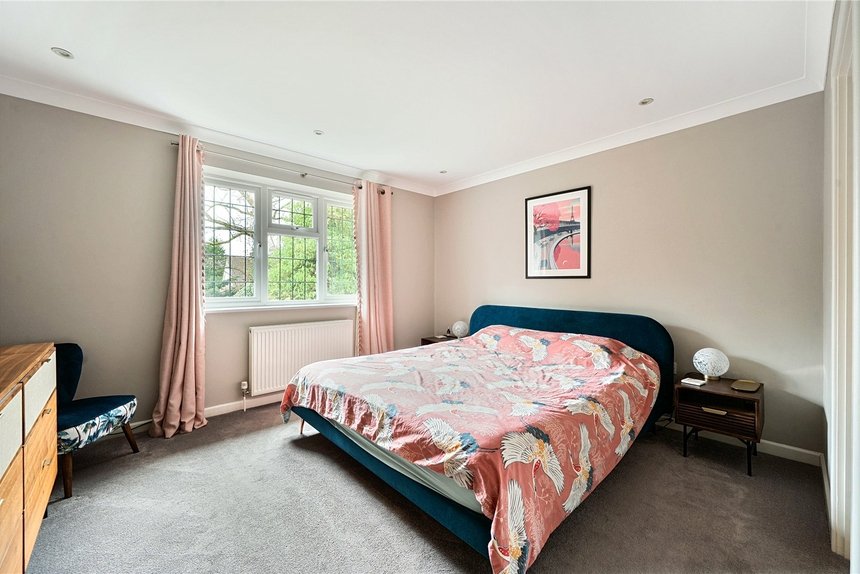 for sale dukes wood drive london 68762 - Gibbs Gillespie