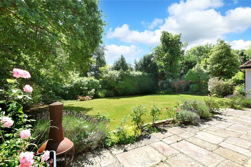 for sale dukes wood drive london 68762 - Gibbs Gillespie