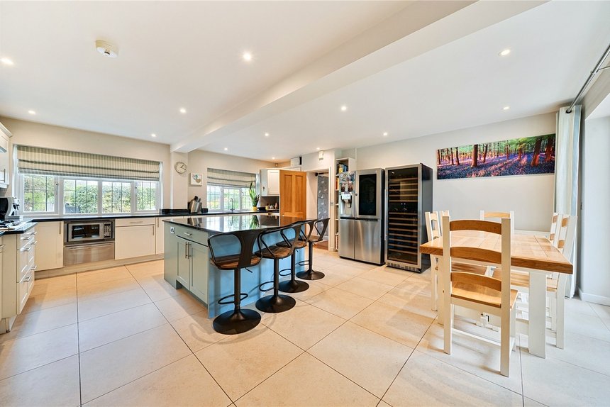 for sale dukes wood drive london 68762 - Gibbs Gillespie