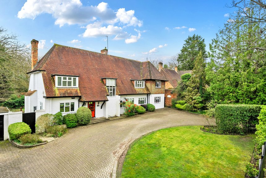 for sale dukes wood drive london 68762 - Gibbs Gillespie