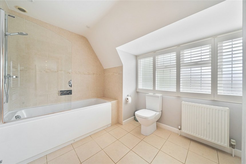 for sale dukes wood drive london 68762 - Gibbs Gillespie