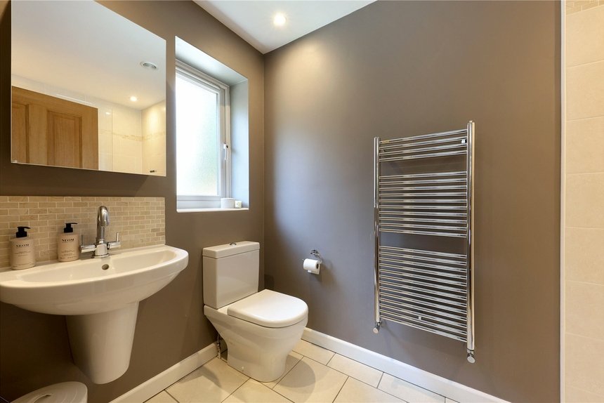 for sale dukes wood drive london 68762 - Gibbs Gillespie