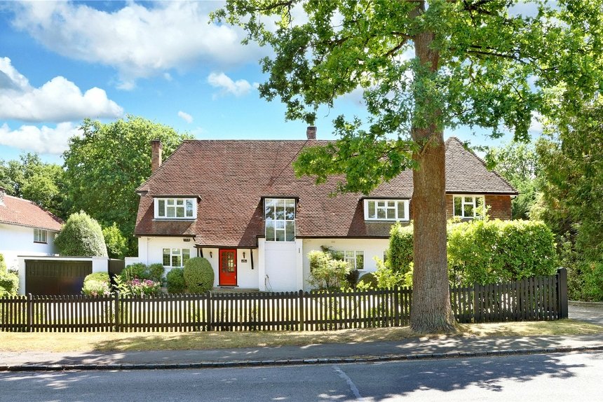 for sale dukes wood drive london 68762 - Gibbs Gillespie